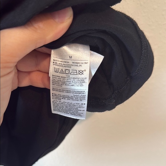 Old Navy Black One-Shoulder Bodycon top - Picture 3 of 3